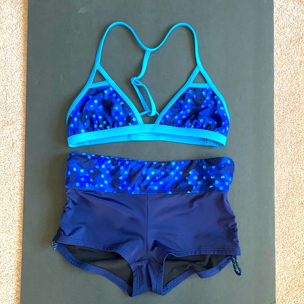 TYR 2 Piece Swimsuit